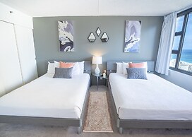 Deluxe Ocean View Condo 2 Queen Beds in Waikiki, FREE Parking & Wi-Fi 