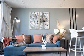 Deluxe Ocean View Condo 2 Queen Beds in Waikiki, FREE Parking & Wi-Fi 