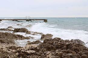Apartment Fontana_next to Beach & Free Parking