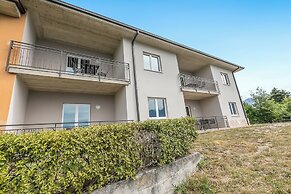 Bellevue Modern Apartment 9