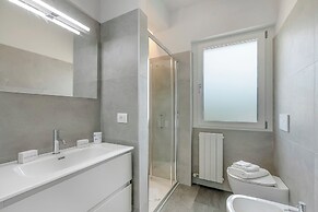 Bellevue Modern Apartment 10
