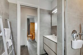 Bellevue Modern Apartment 10