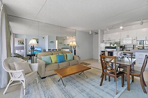 Light & Airy Waikiki Condo with Private Lanai and FREE Parking! by Kok