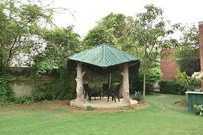 Remarkable 6-bedroom Farmhouse in South Delhi