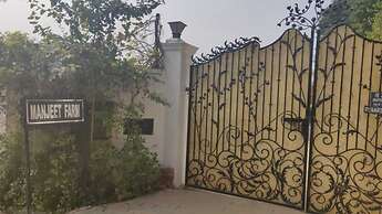 Remarkable 6-bedroom Farmhouse in South Delhi