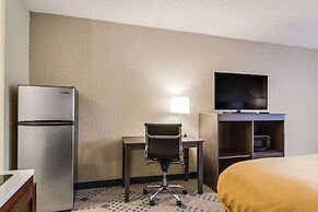 Suburban Studios Hotel Kingsland Near I-95