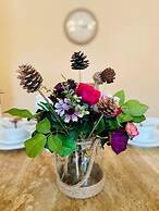 4-bed House With Private Garden in Barnsley!