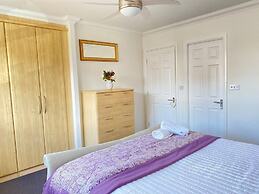 4-bed House With Private Garden in Barnsley!