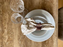 4-bed House With Private Garden in Barnsley!