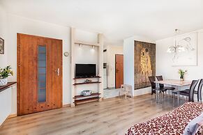 Apartments Handwit by Renters