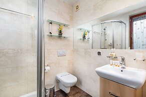 Apartments Handwit by Renters