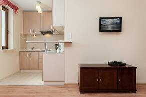 Apartments Handwit by Renters