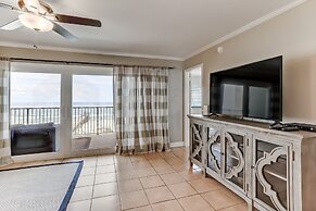 Oceanfront Condo with Oceanside Pool and Private Fishing Pier Access b