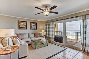 Oceanfront Condo with Oceanside Pool and Private Fishing Pier Access b