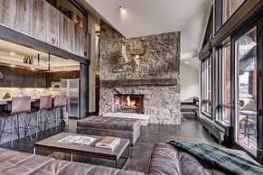 Stunning 4 Bedroom Condo Snowcloud Base Of Bachelor Gulch Condo by Red