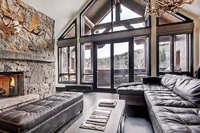 Stunning 4 Bedroom Condo Snowcloud Base Of Bachelor Gulch Condo by Red