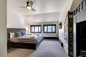 Stunning 4 Bedroom Condo Snowcloud Base Of Bachelor Gulch Condo by Red