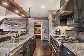 Stunning 4 Bedroom Condo Snowcloud Base Of Bachelor Gulch Condo by Red