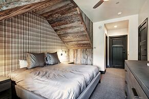 Stunning 4 Bedroom Condo Snowcloud Base Of Bachelor Gulch Condo by Red