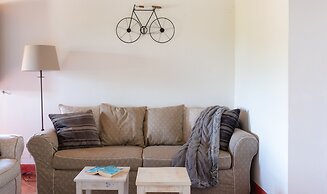 Relaxing Hillside Family Accommodation With Pool