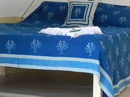 Cosy 5m Bell Tent Glamping in Rural Herefordshire