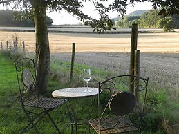 Cosy 5m Bell Tent Glamping in Rural Herefordshire