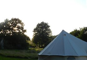 Cosy 5m Bell Tent Glamping in Rural Herefordshire