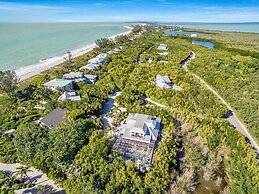 The Palm and Shell Captiva Island Private Luxury Home With Pool hot tu