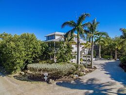 The Palm and Shell Captiva Island Private Luxury Home With Pool hot tu