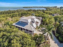 The Palm and Shell Captiva Island Private Luxury Home With Pool hot tu