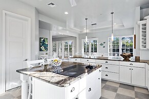 The Palm and Shell Captiva Island Private Luxury Home With Pool hot tu