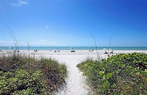 Sundial Beach Resort by Dream Vacation Rentals