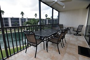 Sundial Beach Resort by Dream Vacation Rentals