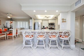 Sundial Beach Resort by Dream Vacation Rentals