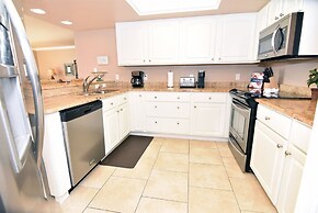 Sundial Beach Resort by Dream Vacation Rentals