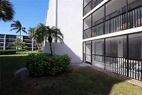 Sundial Beach Resort by Dream Vacation Rentals