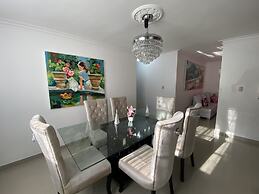 Inviting 3-bedroom Apt in Santo Domingo!