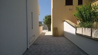 Charming Apartment In Central Location With Air Conditioning, Pets