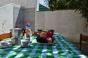 Charming Apartment In Central Location With Air Conditioning, Pets