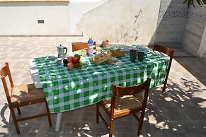 Charming Apartment In Central Location With Air Conditioning, Pets