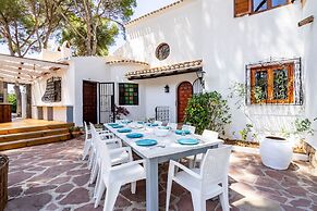 Amazing Villa With Views, Fantastic Bbq Dining Large Pool Area