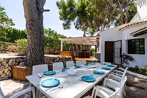 Amazing Villa With Views, Fantastic Bbq Dining Large Pool Area