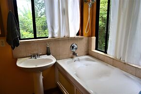 One Bedroom Tree Top Studio Vacation Home @ The Tropical Acre San Igna