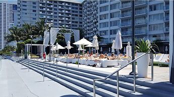 High Floor Studio 1100 Condo Hotel