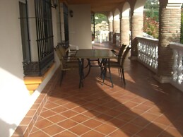 Villa Minerva With Views of the Serrania de Ronda
