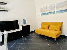 Cosy Flat with Sea View Balcony