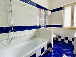 Cosy Flat with Sea View Balcony