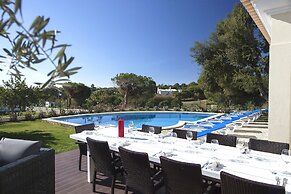 Outstanding Villa Very Well Located Near The Beach