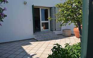 Lovely Holiday Apartment Quadrilocale Con Vista Mare Pt51 With Terrace
