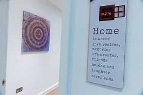 Absolute Stays on Grosvenor- Free Wifi Families Contractors Longshort 